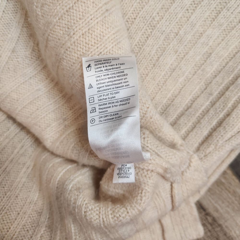 Vince Women's Beige Wool/Cashmere Blend Luxury Turtleneck Sweater Size: XXS cozy - Picture 8 of 14